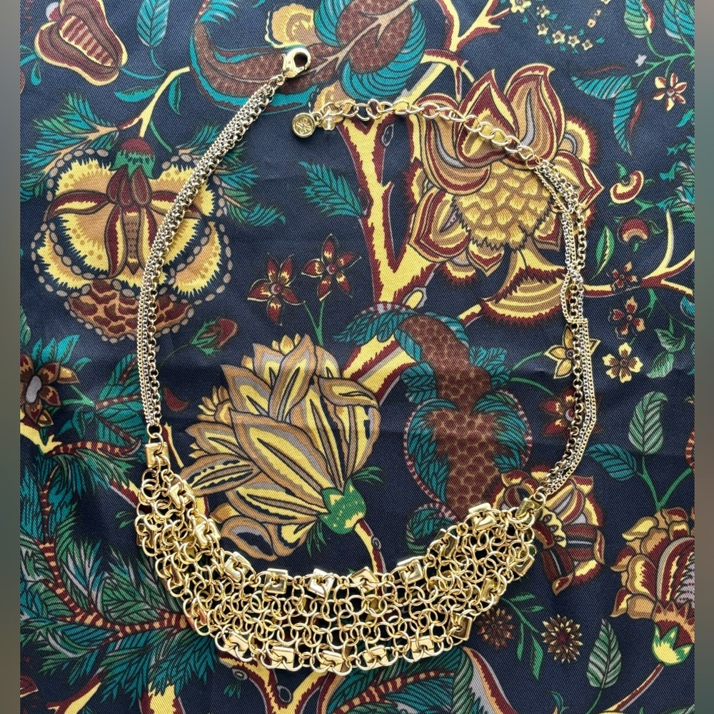 VINTAGE SIMPLY VERA- VERA WANG CLUSTER NECKLACE